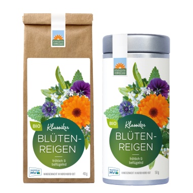 Blütenreigen Bio-Kräutertee vom Kräutergarten Pommerland – handgemacht in Mecklenburg-Vorpommern. Abgebildet als 40 g Papiertüte und 50 g Teedose mit farbenfrohen Blüten und Kräutern auf dem Etikett.