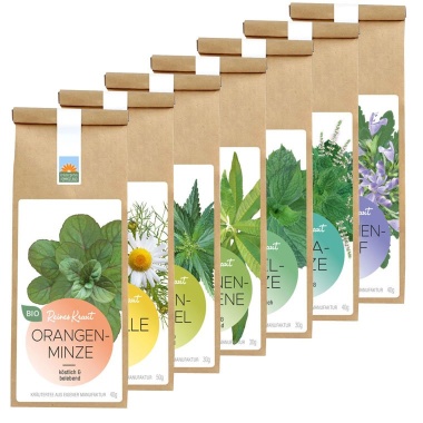 Feines Reines Kraut – Bio-Kräutertee-Set vom Kräutergarten Pommerland mit sieben sortenreinen Tees in Papiertüten: Orangenminze, Apfelminze, Nanaminze, Zitronenverbene, Kamille, Brennnessel und Drachenkopf. Handgemacht in Mecklenburg-Vorpommern.