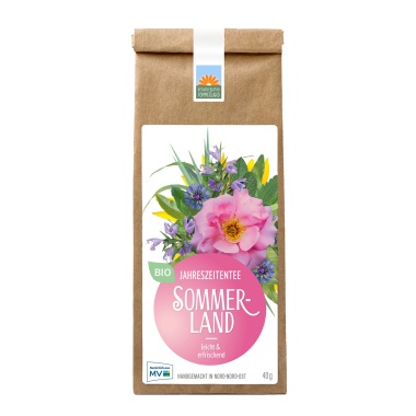 Sommerland Bio-Kräutertee vom Kräutergarten Pommerland in der 40 g Papiertüte – leicht & erfrischend. Handgemacht in Mecklenburg-Vorpommern, mit Zitronengras, Pfefferminze, Johannisbeerblättern und Rosenblüten – sommerlich-frischer Tee für sonnige Tage und kühle Eisteemomente.