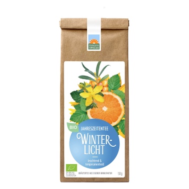 Winterlicht Bio-Kräutertee vom Kräutergarten Pommerland in der 50 g Papiertüte – leuchtend & temperamentvoll. Handgemacht in Mecklenburg-Vorpommern, mit Sanddorn, Johanniskraut, Orangenschale und Rosmarin – wohlig-wärmender Kräutertee für die Winterzeit.