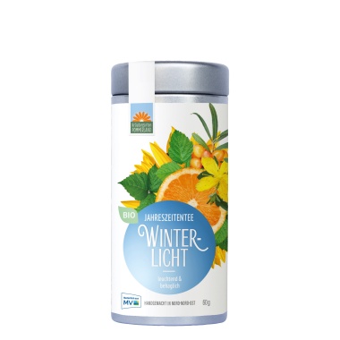 Winterlicht Bio-Kräutertee vom Kräutergarten Pommerland in der 60 g Teedose – leuchtend & temperamentvoll. Handgemacht in Mecklenburg-Vorpommern, mit Sanddorn, Johanniskraut, Orangenschale und Rosmarin – wohlig-wärmender Kräutertee für die Winterzeit.
